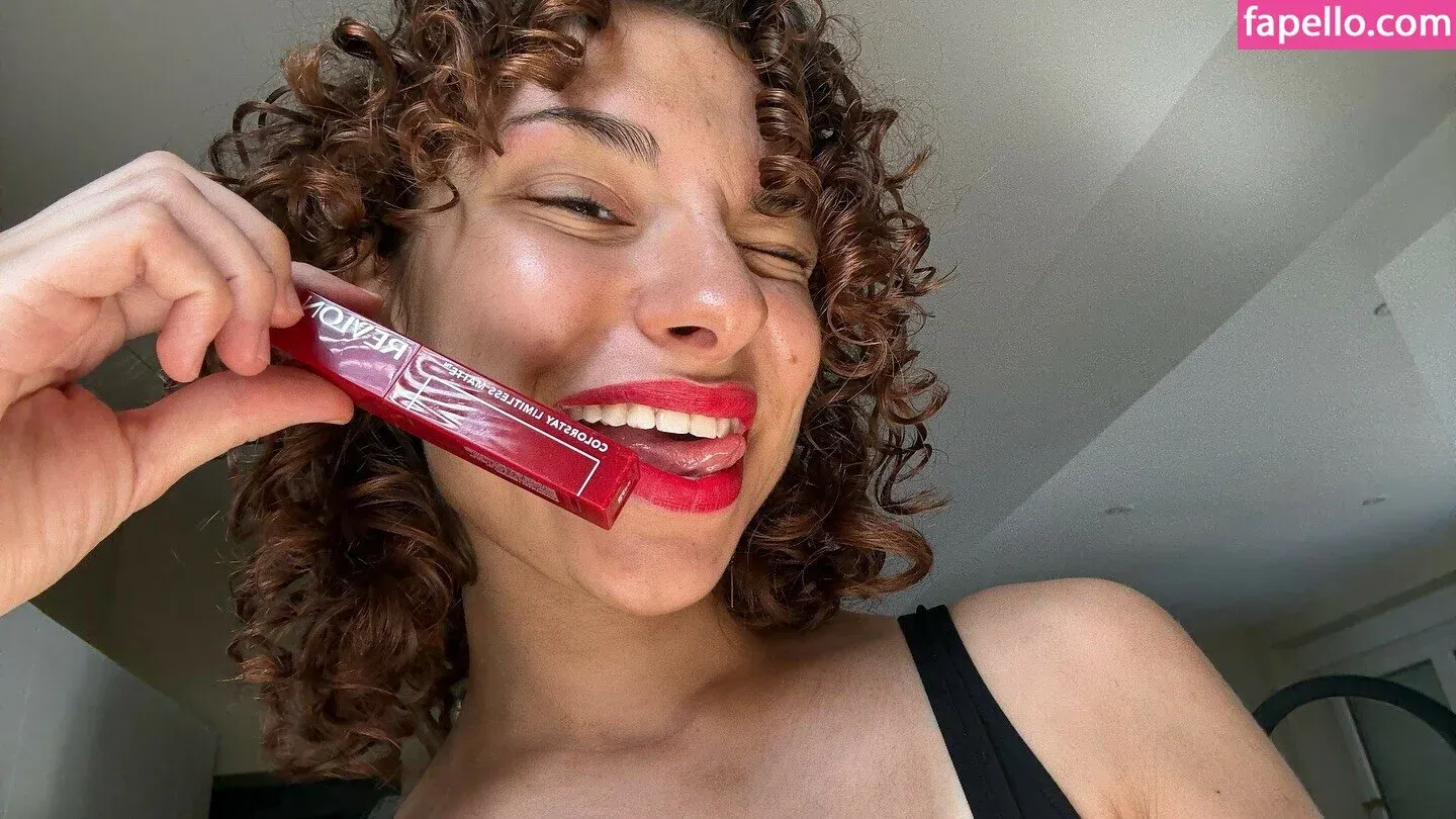 Emmy Tifrit Onlyfans Photo Gallery 