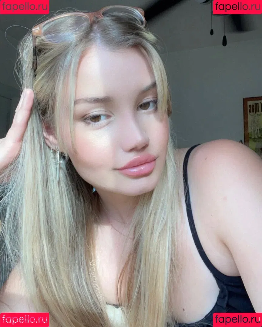 CyberAlina Onlyfans Photo Gallery 