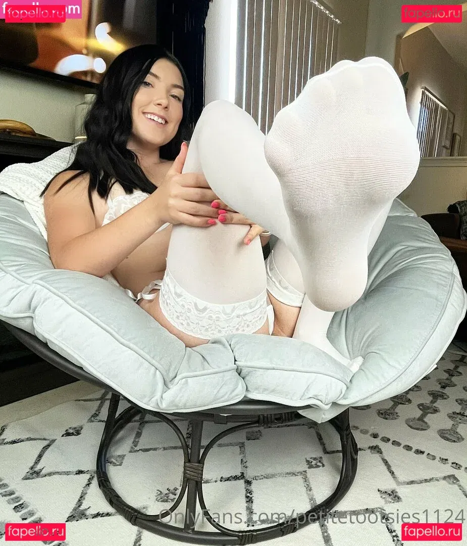 PenelopeTootsies Onlyfans Photo Gallery 