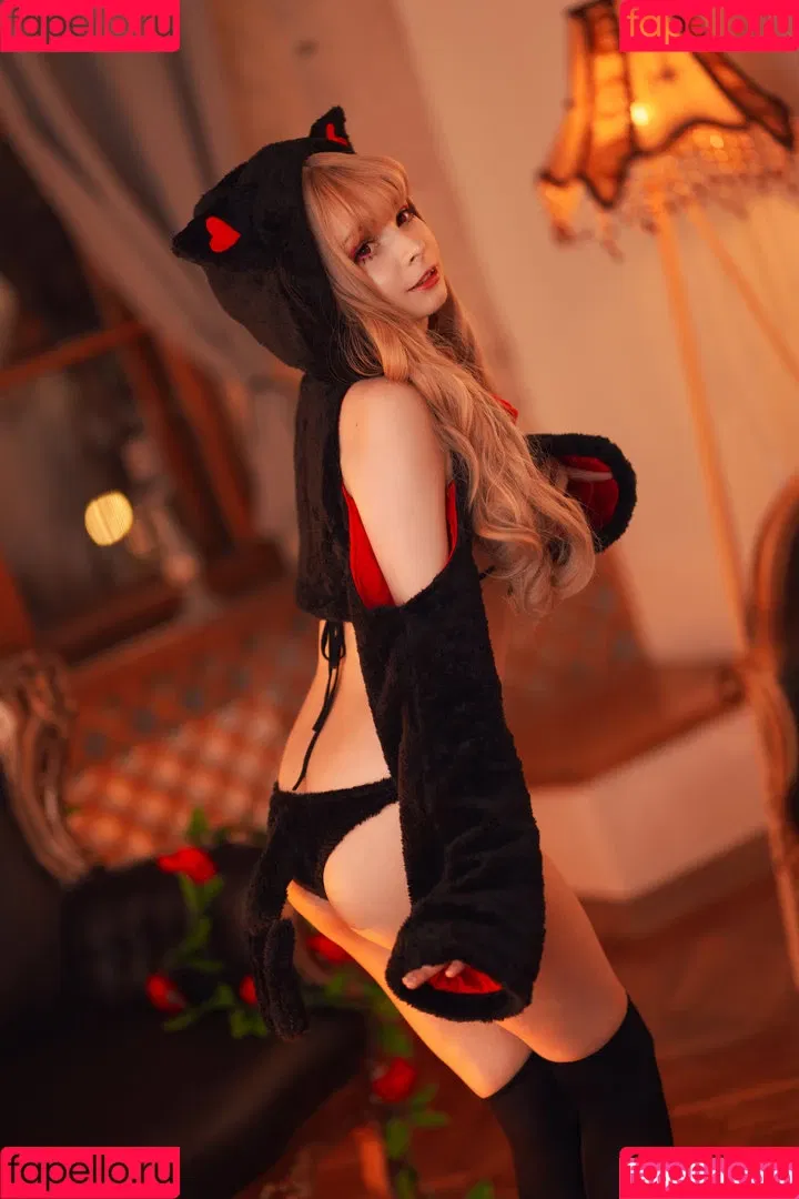 Akariia Cosplay Onlyfans Photo Gallery 