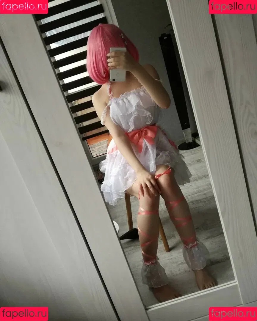 Akariia Cosplay Onlyfans Photo Gallery 