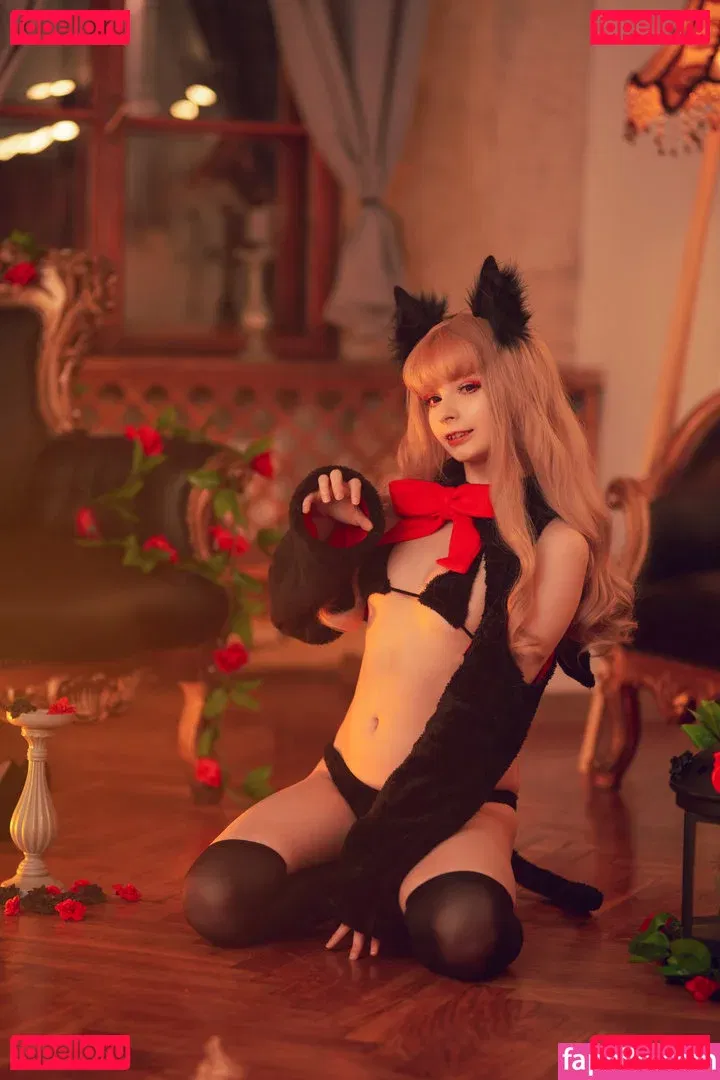 Akariia Cosplay Onlyfans Photo Gallery 