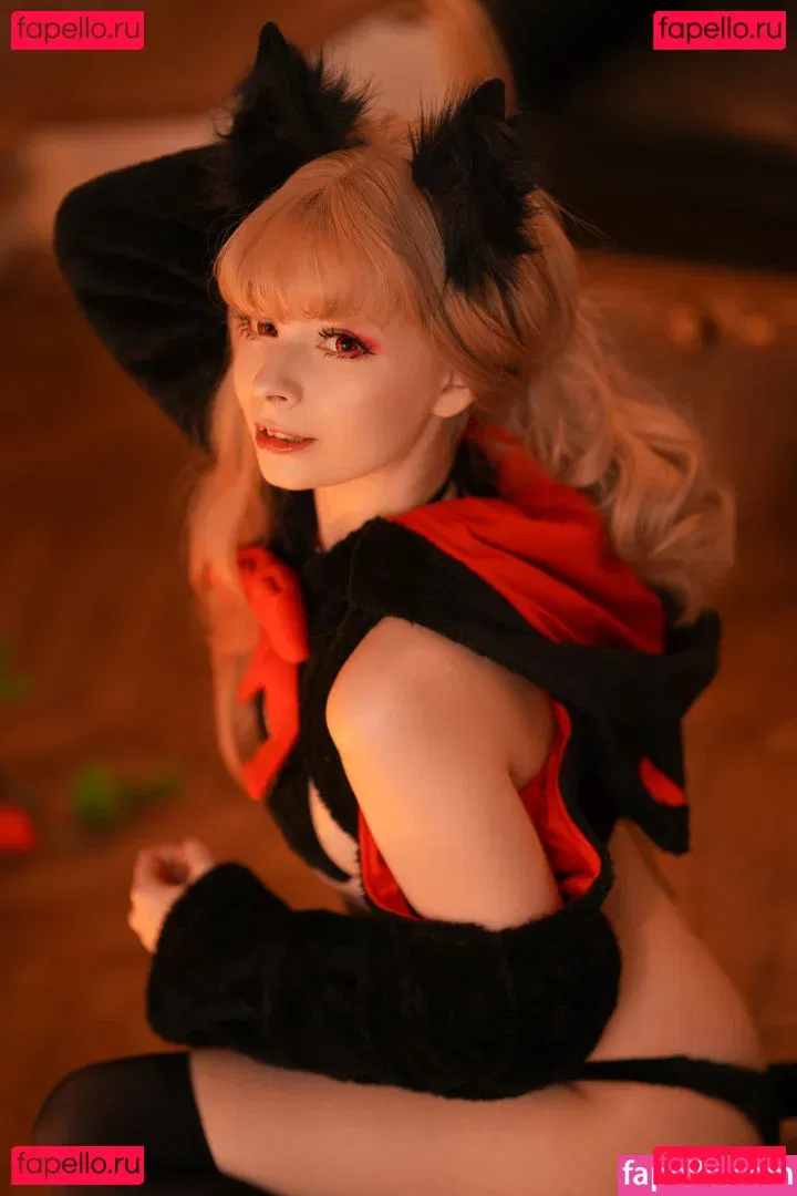 Akariia Cosplay Onlyfans Photo Gallery 