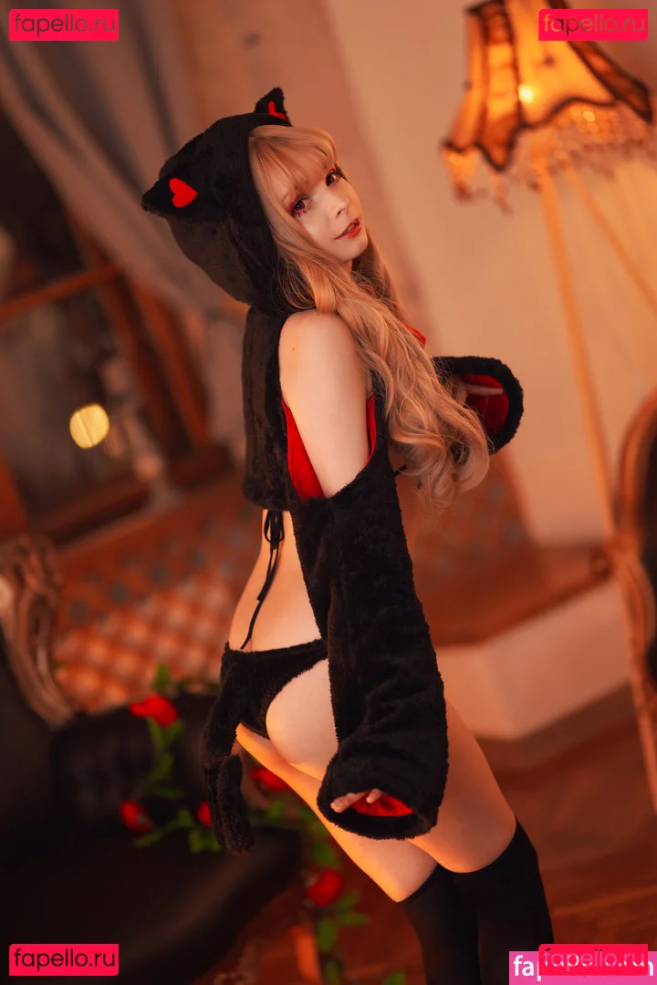 Akariia Cosplay Onlyfans Photo Gallery 