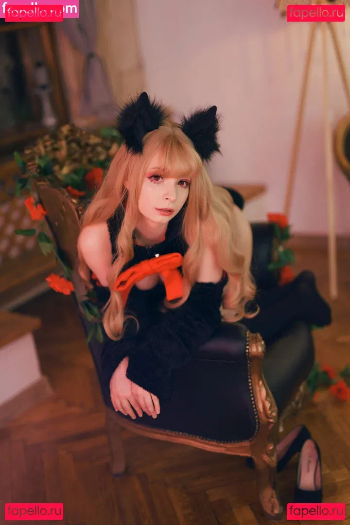 Akariia Cosplay Onlyfans Photo Gallery 