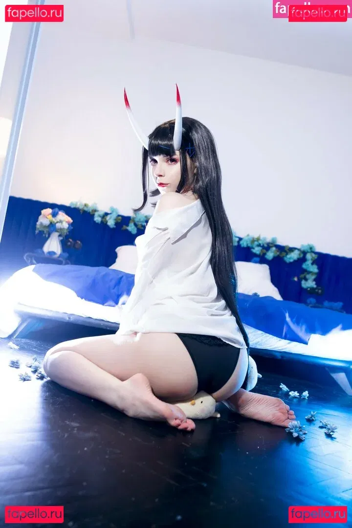 Akariia Cosplay Onlyfans Photo Gallery 