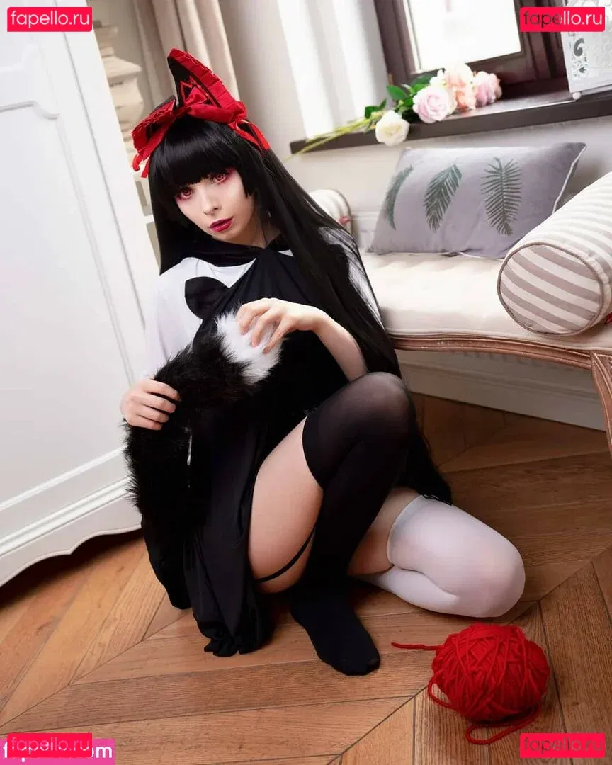 Akariia Cosplay Onlyfans Photo Gallery 