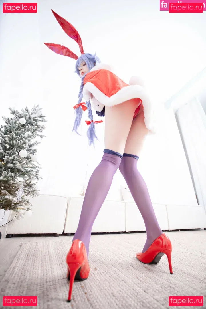 Akariia Cosplay Onlyfans Photo Gallery 