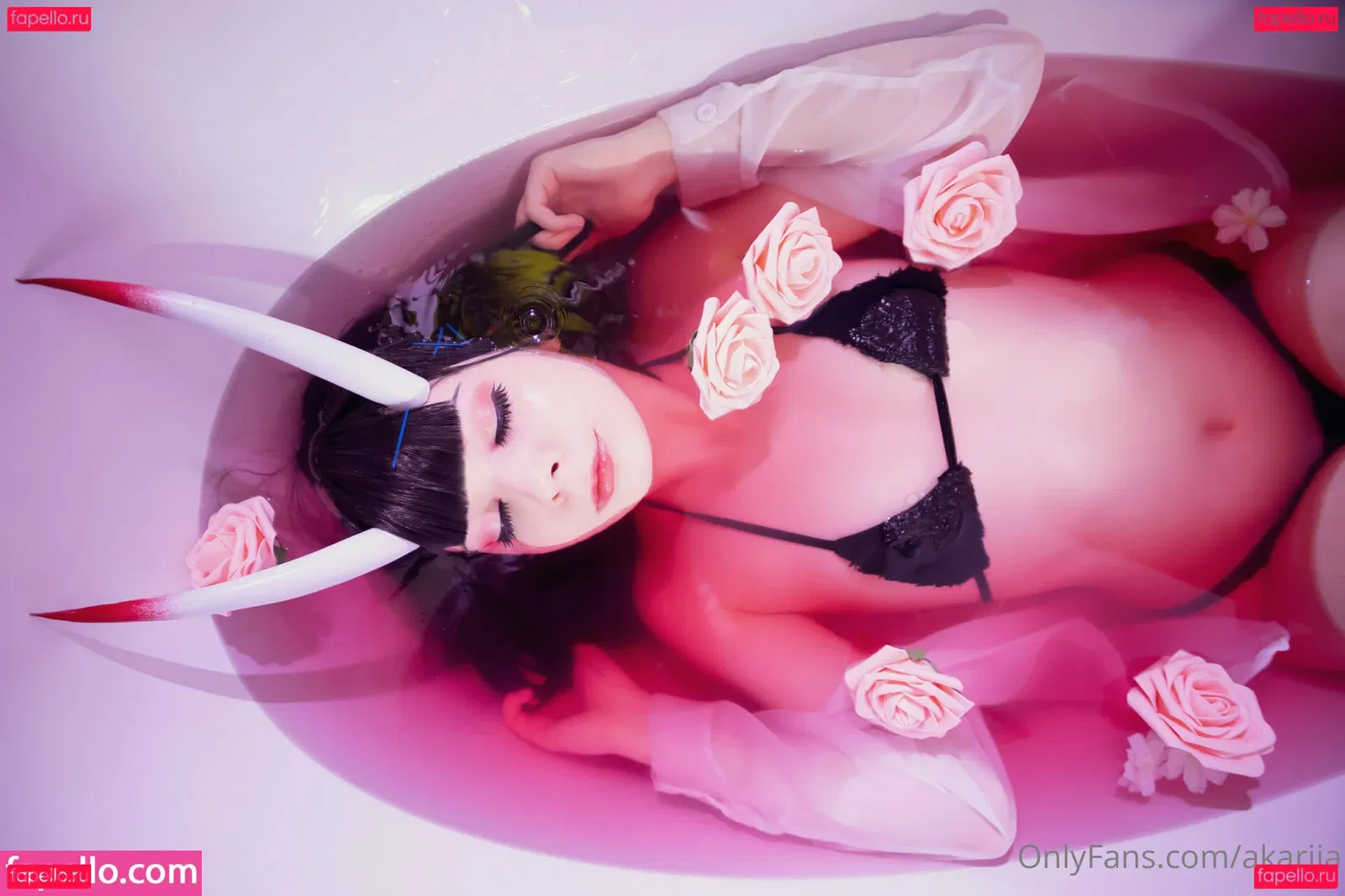 Akariia Cosplay Onlyfans Photo Gallery 