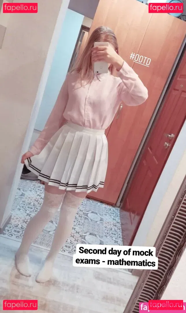 Akariia Cosplay Onlyfans Photo Gallery 