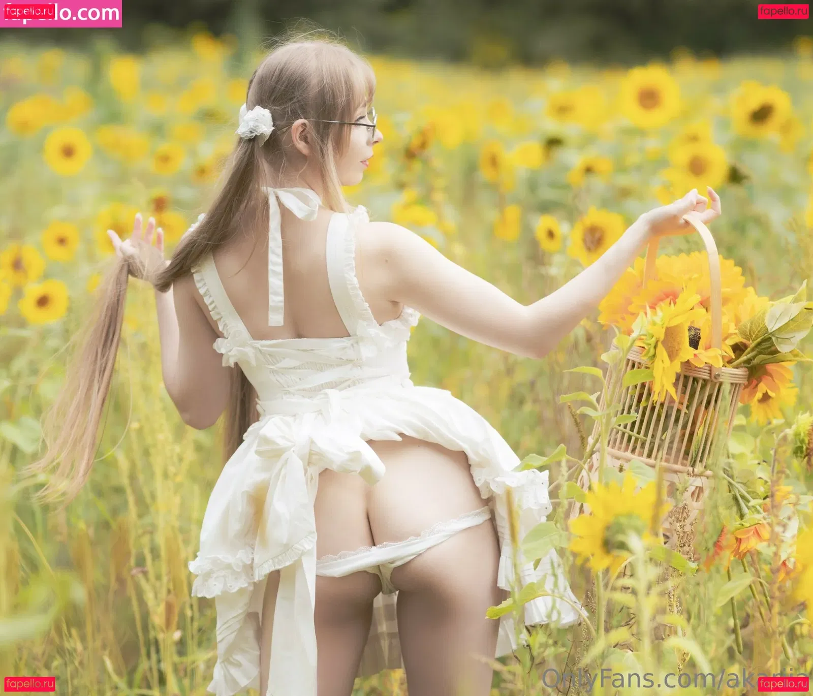 Akariia Cosplay Onlyfans Photo Gallery 