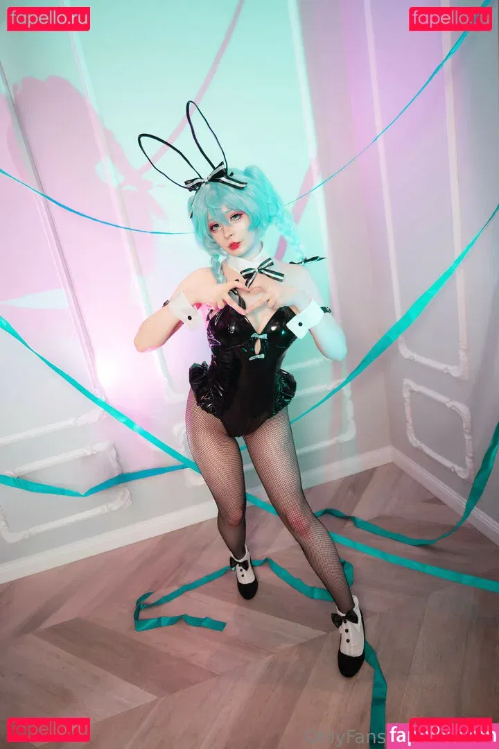 Akariia Cosplay Onlyfans Photo Gallery 