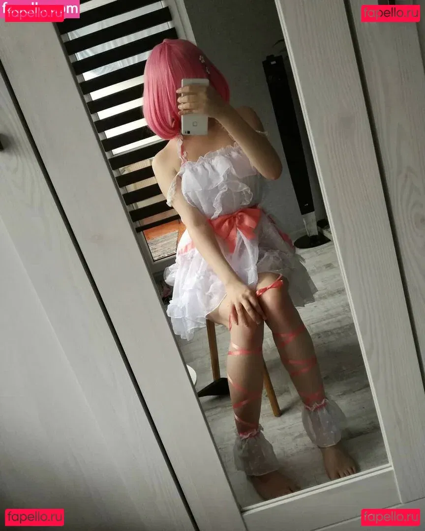 Akariia Cosplay Onlyfans Photo Gallery 