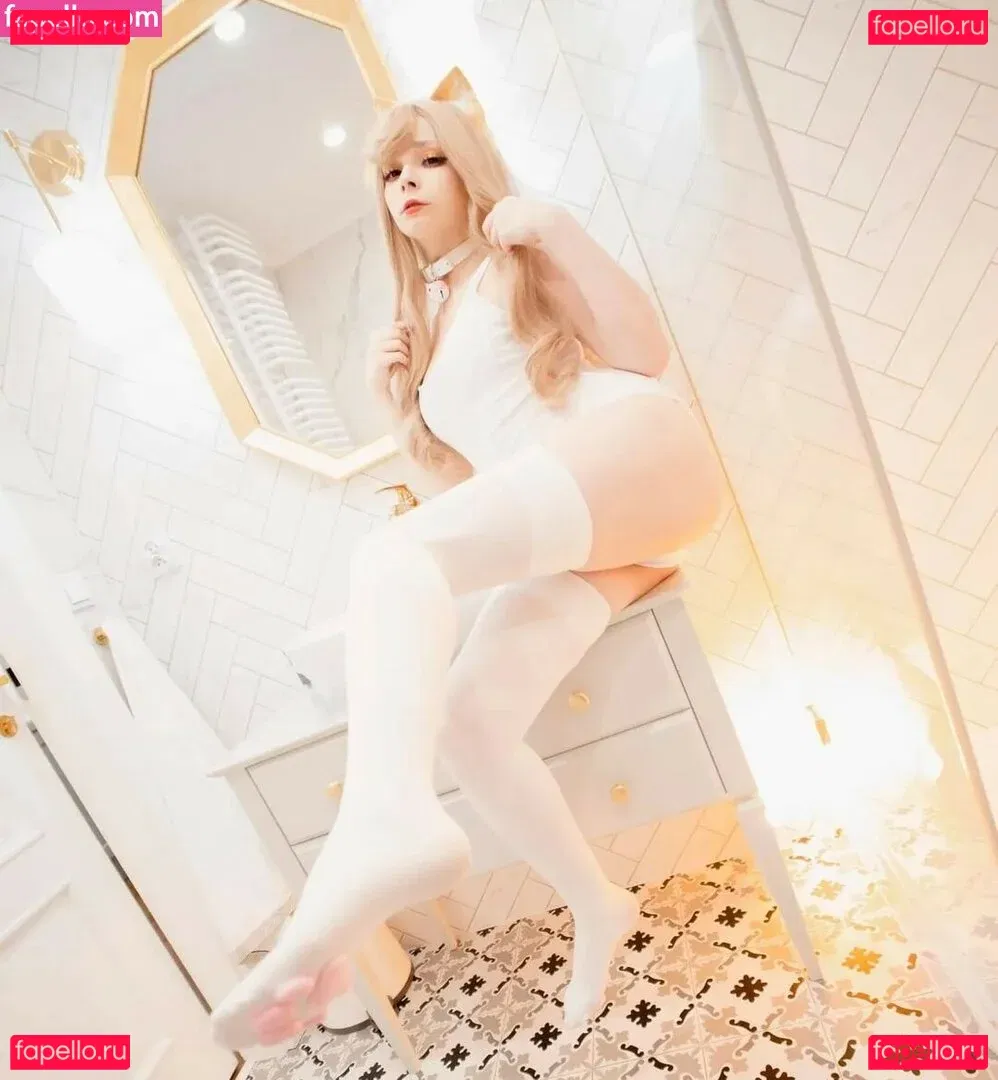 Akariia Cosplay Onlyfans Photo Gallery 