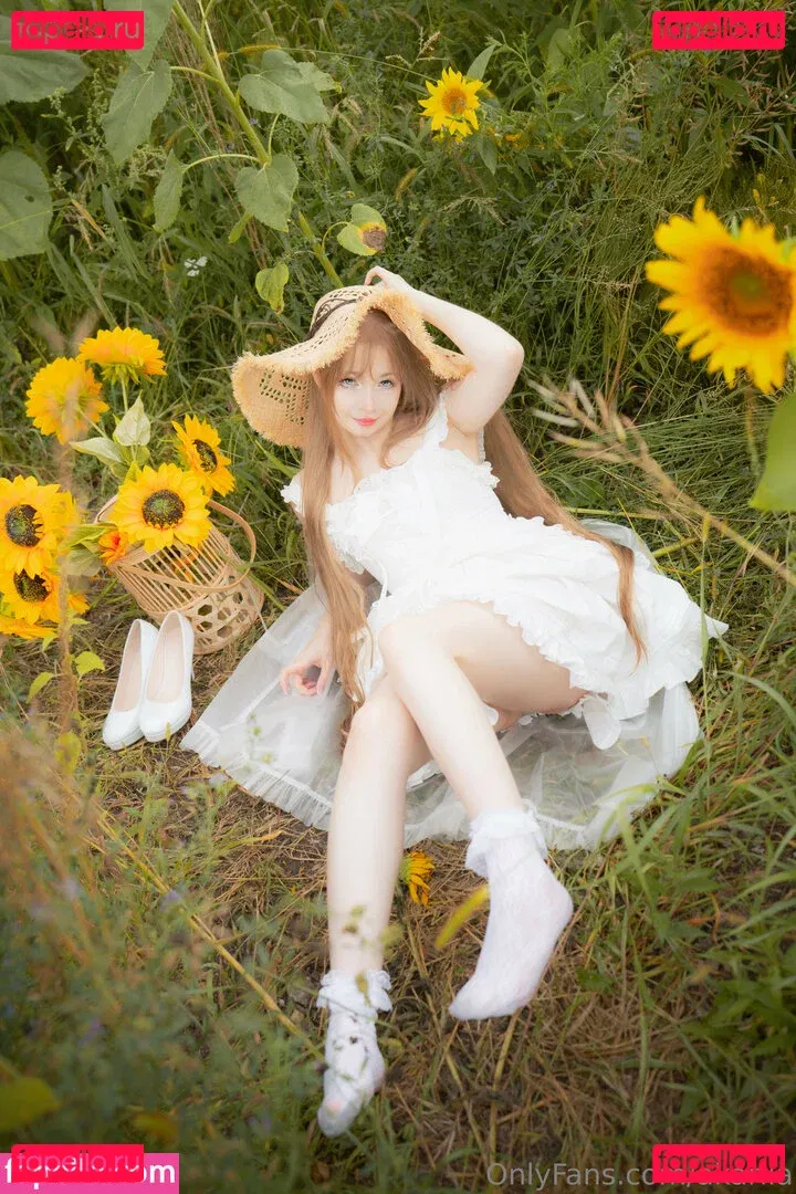 Akariia Cosplay Onlyfans Photo Gallery 