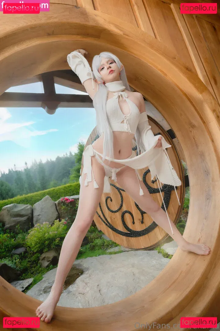 Akariia Cosplay Onlyfans Photo Gallery 