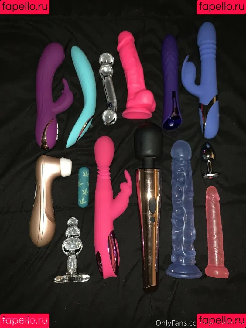 sluttylilrose Onlyfans Photo Gallery 