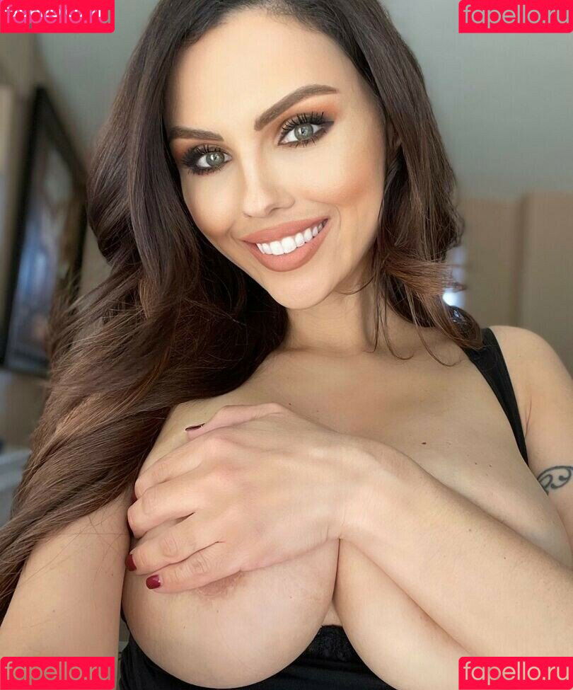 Krystle Lina Onlyfans Photo Gallery 