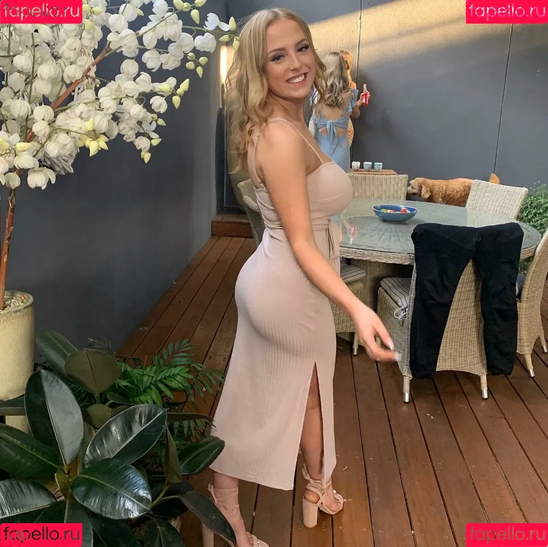 Charlotte Page Onlyfans Photo Gallery 