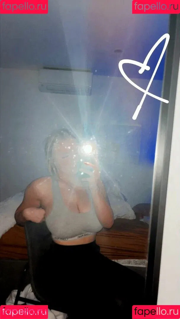 Charlotte Page Onlyfans Photo Gallery 
