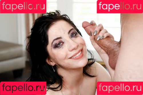 Charlotte Page Onlyfans Photo Gallery 