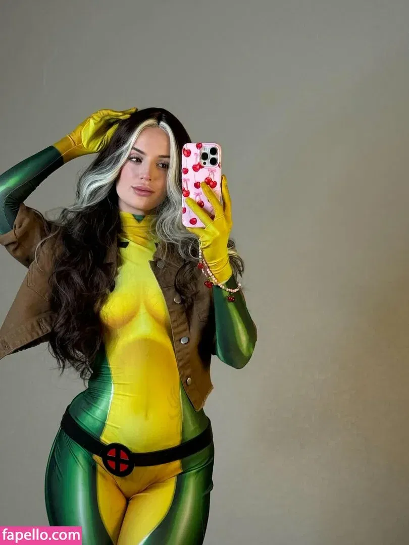 KhaleesiBB Onlyfans Photo Gallery 