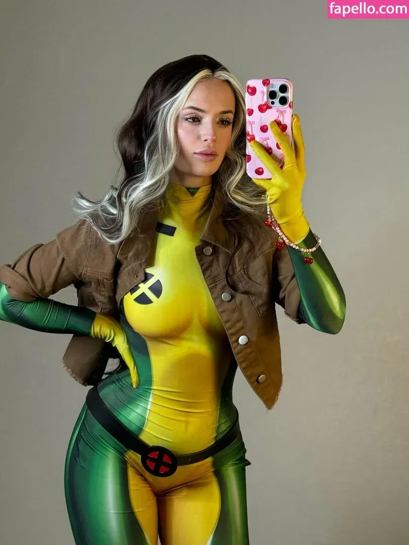 KhaleesiBB Onlyfans Photo Gallery 