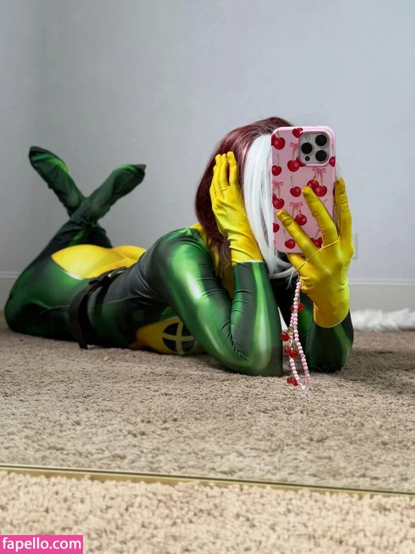 KhaleesiBB Onlyfans Photo Gallery 