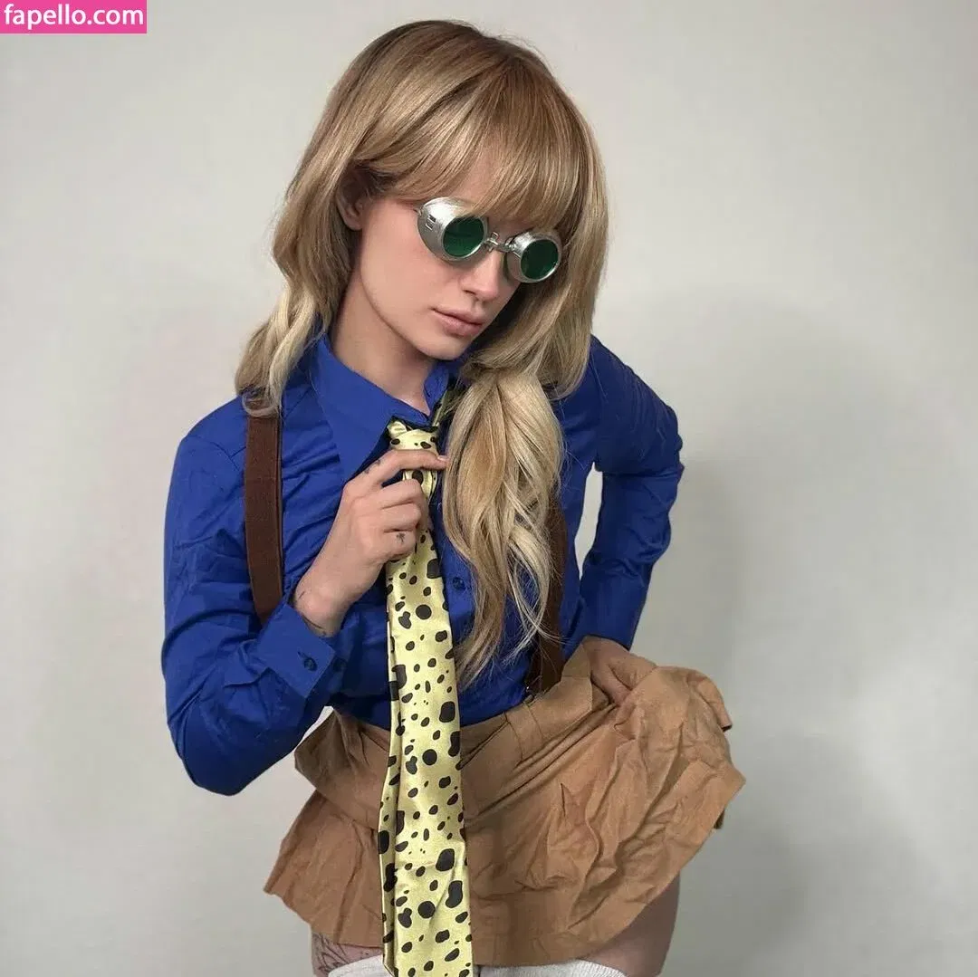 KhaleesiBB Onlyfans Photo Gallery 