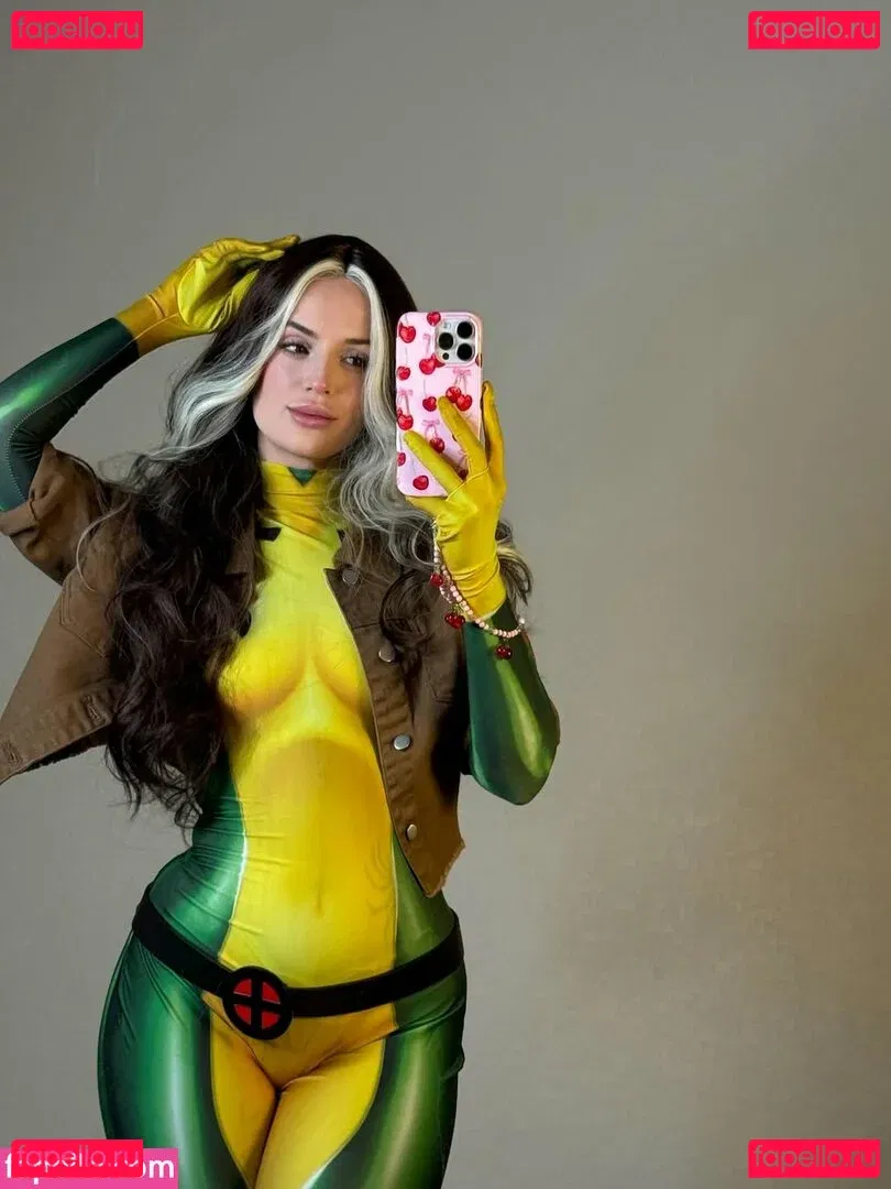 KhaleesiBB Onlyfans Photo Gallery 