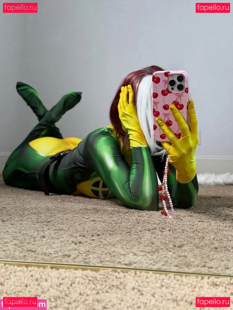 KhaleesiBB Onlyfans Photo Gallery 