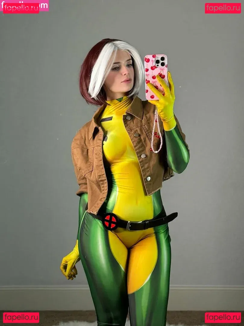 KhaleesiBB Onlyfans Photo Gallery 