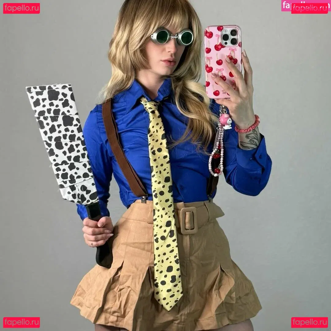 KhaleesiBB Onlyfans Photo Gallery 