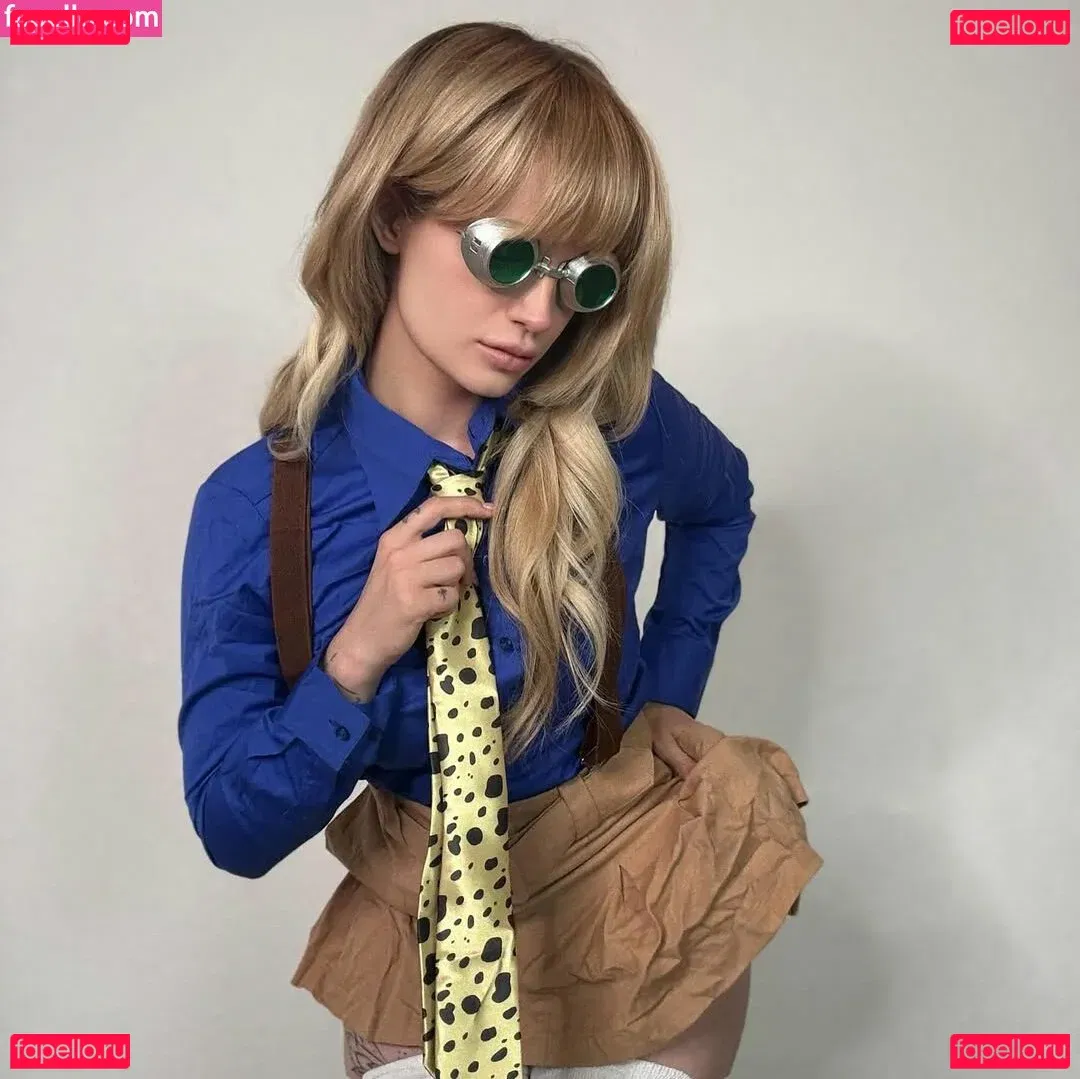 KhaleesiBB Onlyfans Photo Gallery 