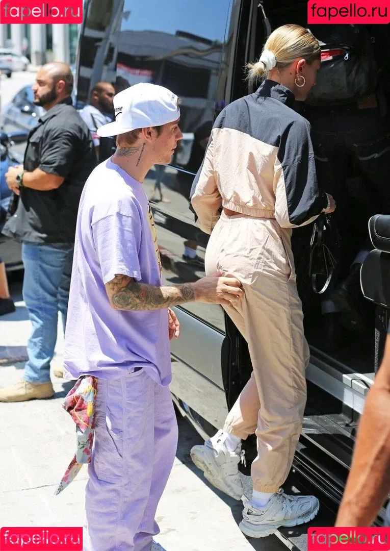 Hailey Baldwin Bieber Onlyfans Photo Gallery 