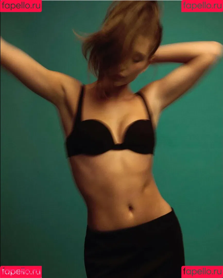 Hailey Baldwin Bieber Onlyfans Photo Gallery 