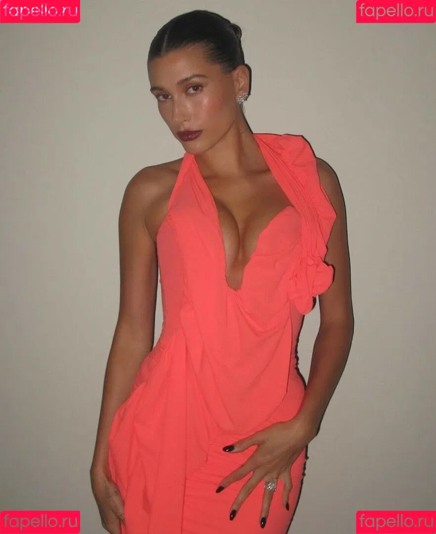 Hailey Baldwin Bieber Onlyfans Photo Gallery 