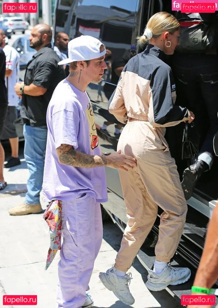 Hailey Baldwin Bieber Onlyfans Photo Gallery 