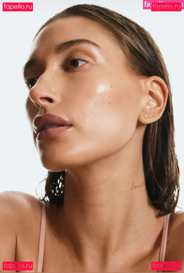 Hailey Baldwin Bieber Onlyfans Photo Gallery 