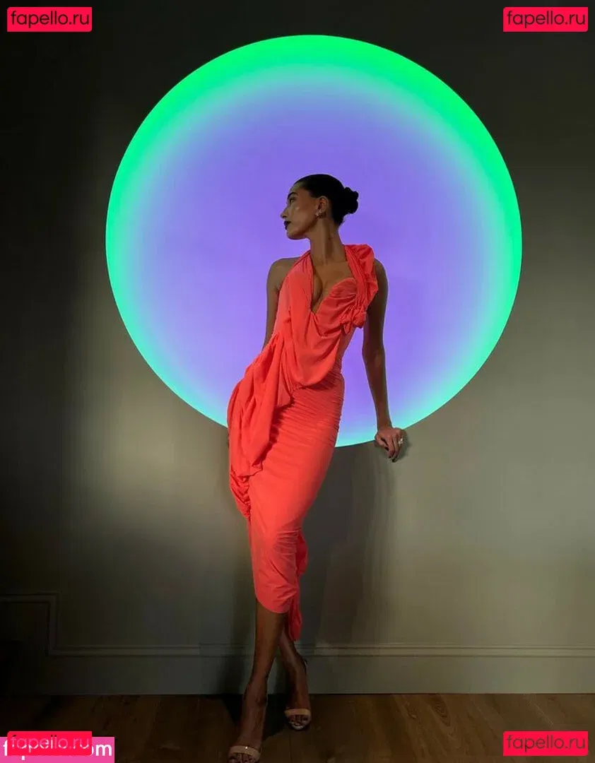 Hailey Baldwin Bieber Onlyfans Photo Gallery 