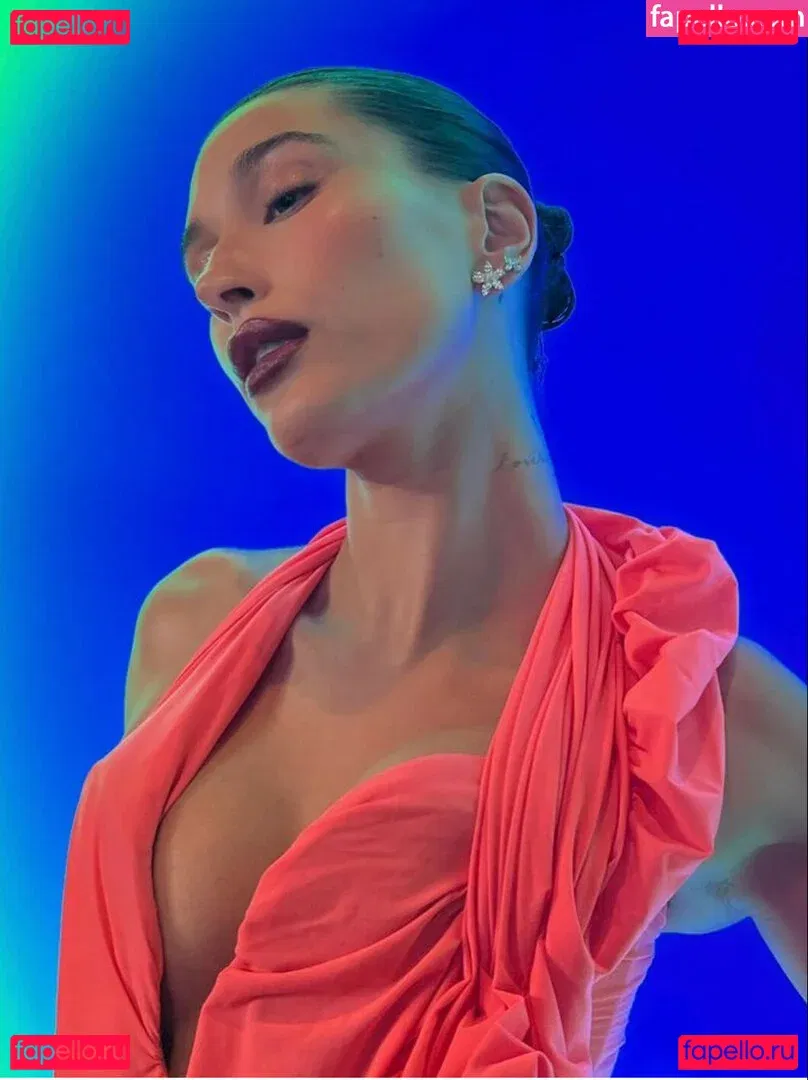 Hailey Baldwin Bieber Onlyfans Photo Gallery 