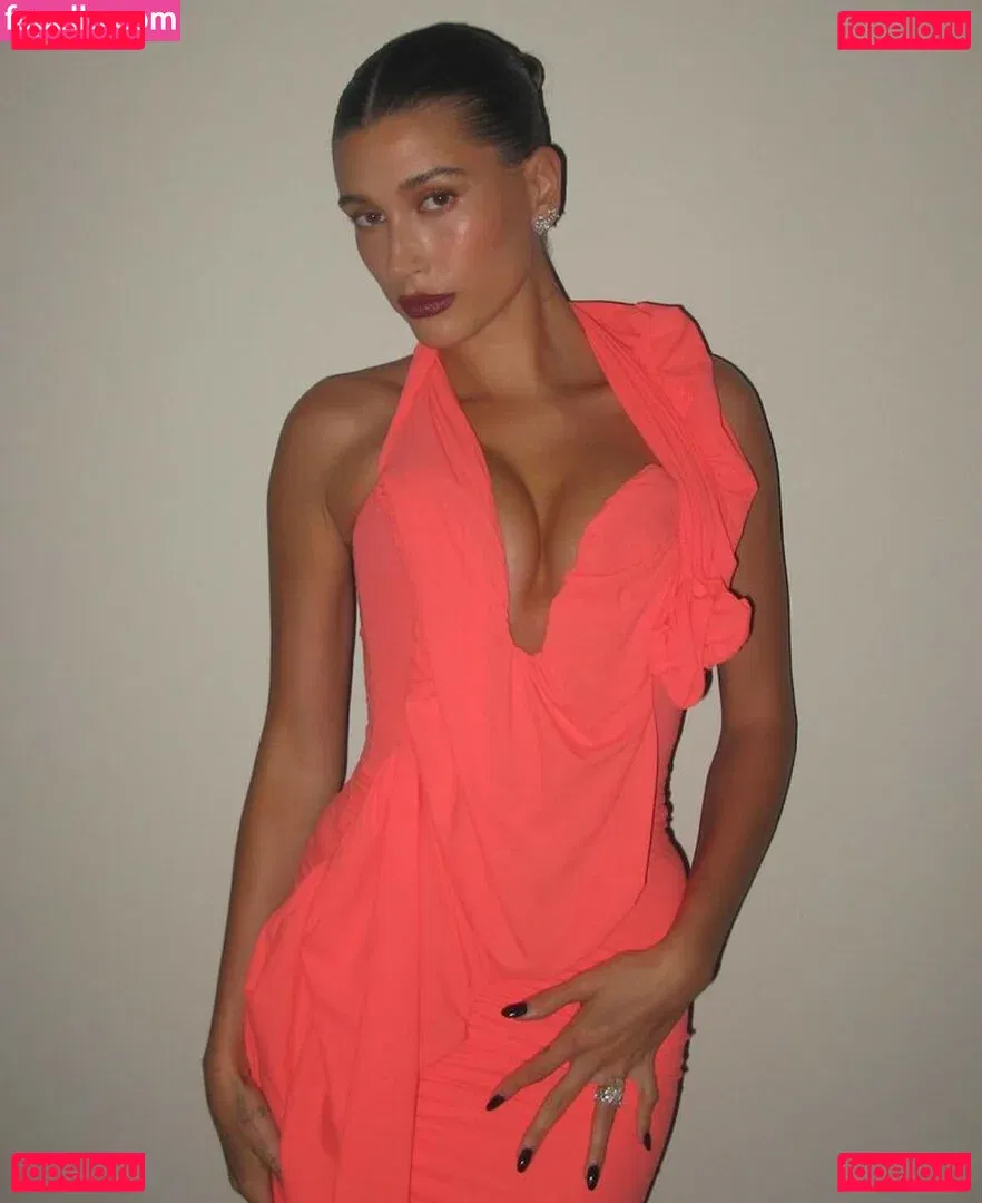 Hailey Baldwin Bieber Onlyfans Photo Gallery 