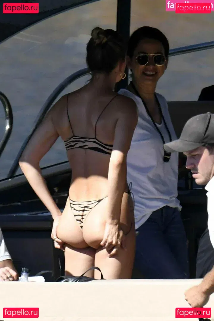 Hailey Baldwin Bieber Onlyfans Photo Gallery 