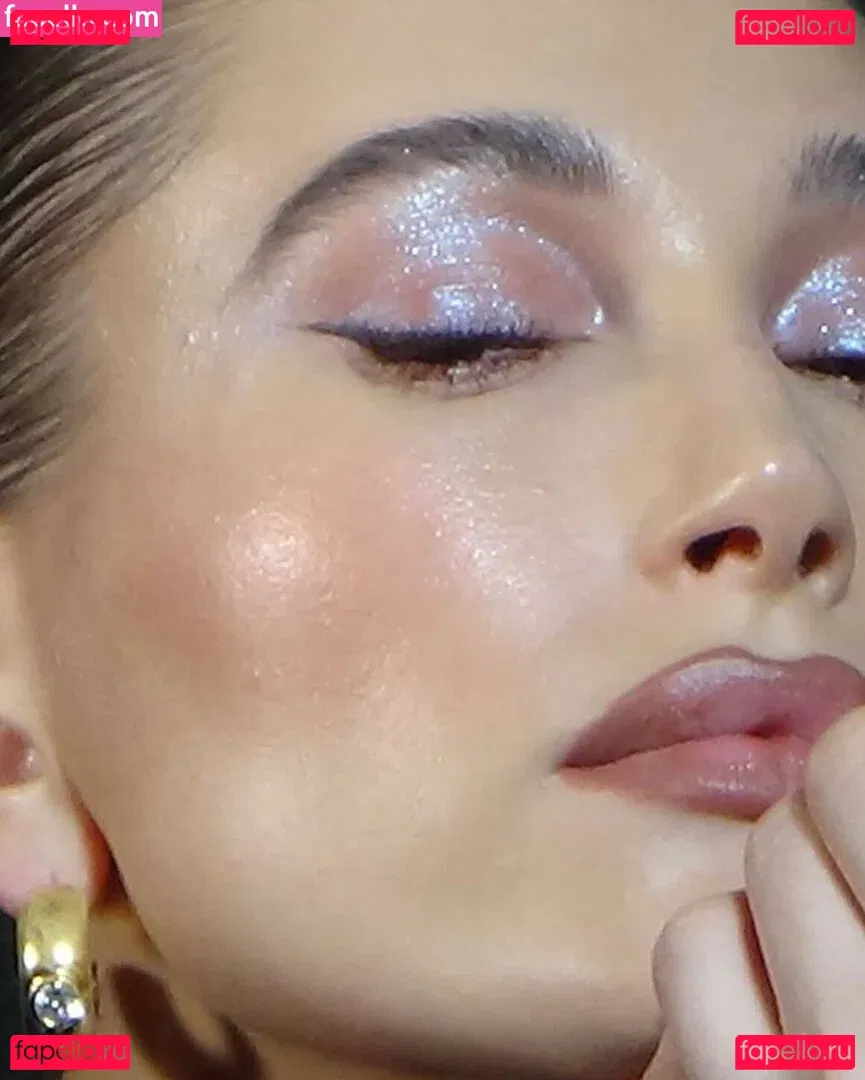 Hailey Baldwin Bieber Onlyfans Photo Gallery 