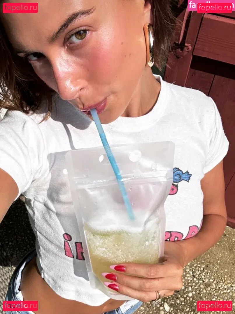 Hailey Baldwin Bieber Onlyfans Photo Gallery 