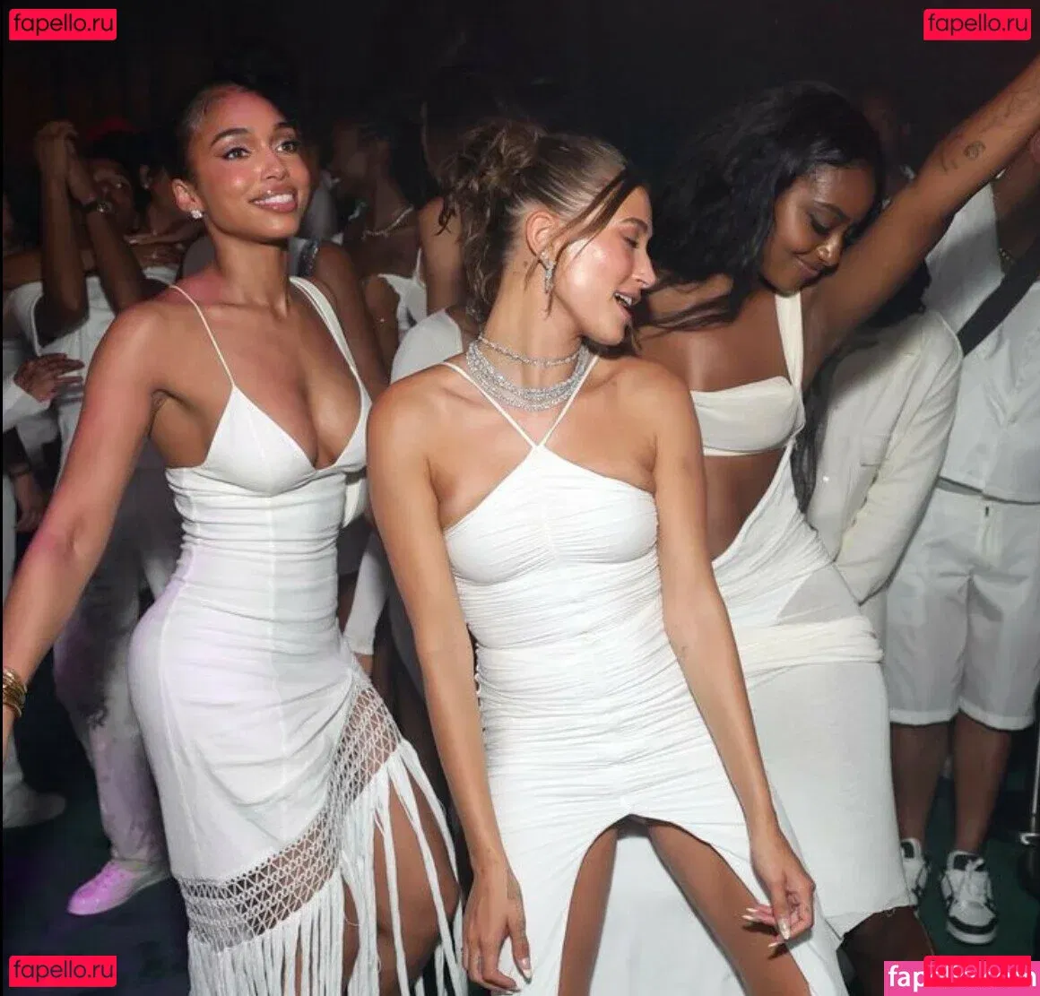 Hailey Baldwin Bieber Onlyfans Photo Gallery 