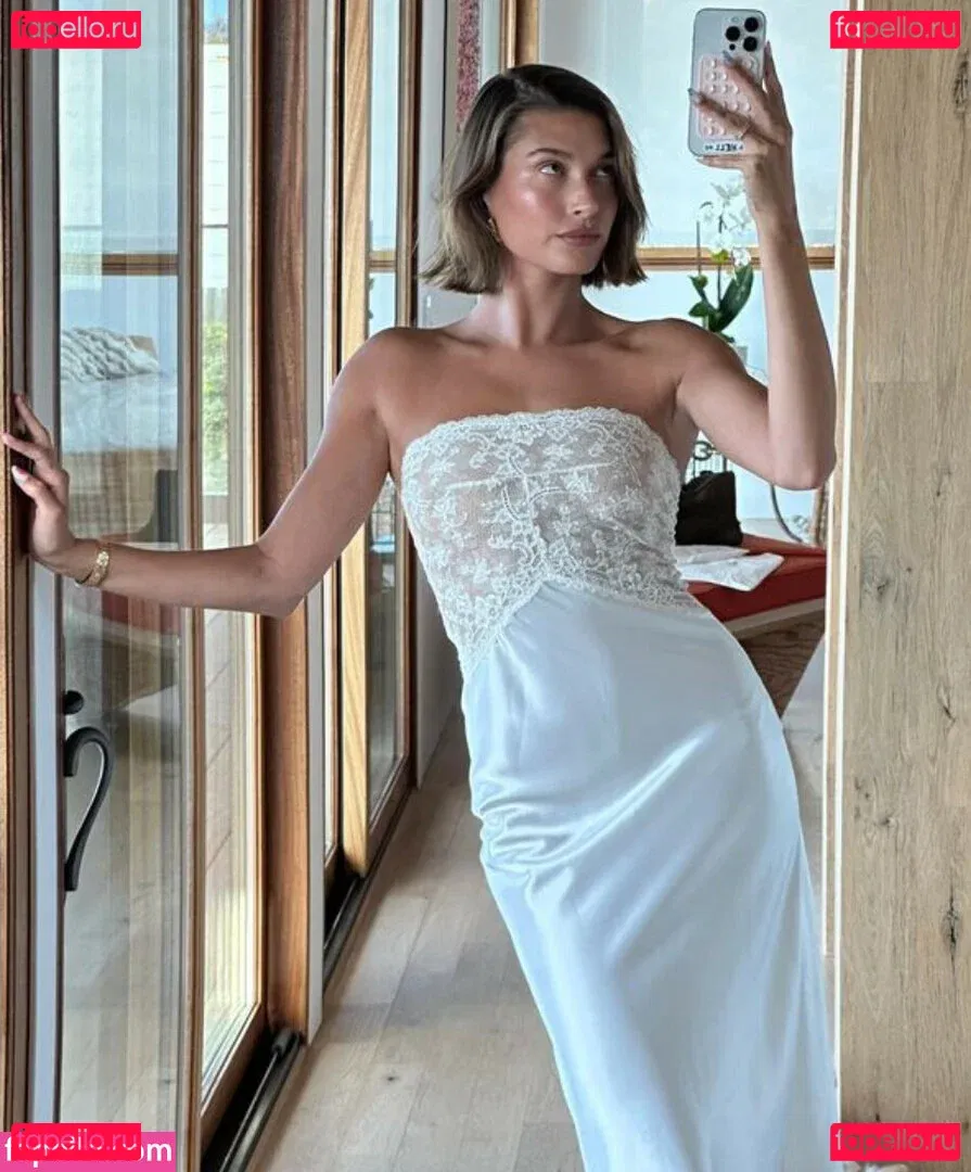 Hailey Baldwin Bieber Onlyfans Photo Gallery 