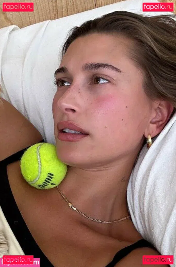 Hailey Baldwin Bieber Onlyfans Photo Gallery 