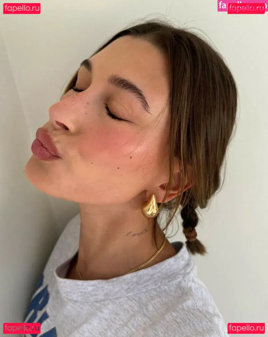Hailey Baldwin Bieber Onlyfans Photo Gallery 