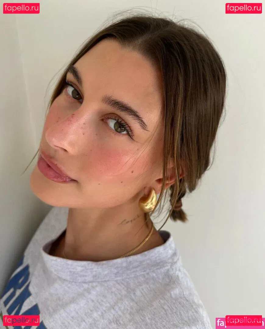 Hailey Baldwin Bieber Onlyfans Photo Gallery 